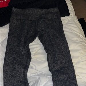 LULU-LEMON CAPRI WUNDER UNDER KNIT LEGGINGS